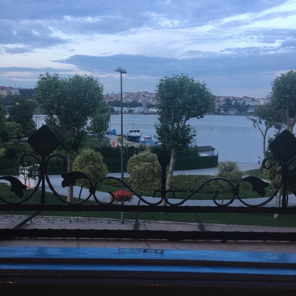 6/6/2016에 Yasemin Y.님이 Fener Köşkü Restaurant에서 찍은 사진