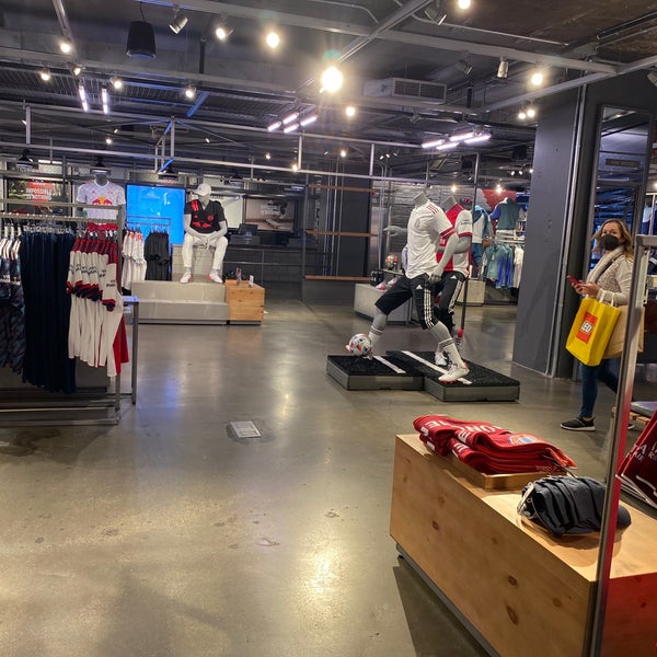 adidas store 5th ave