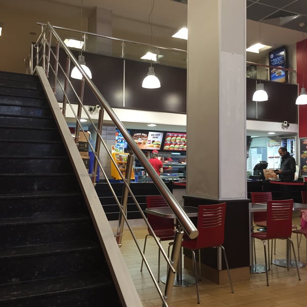 รูปภาพถ่ายที่ Burger King โดย Ibrahim B. เมื่อ 1/31/2015