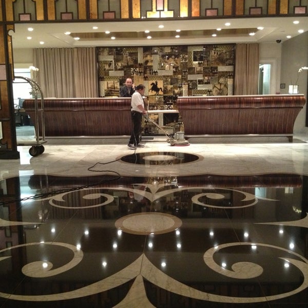 Foto diambil di Loews New Orleans Hotel oleh Mickey S. pada 1/13/2013