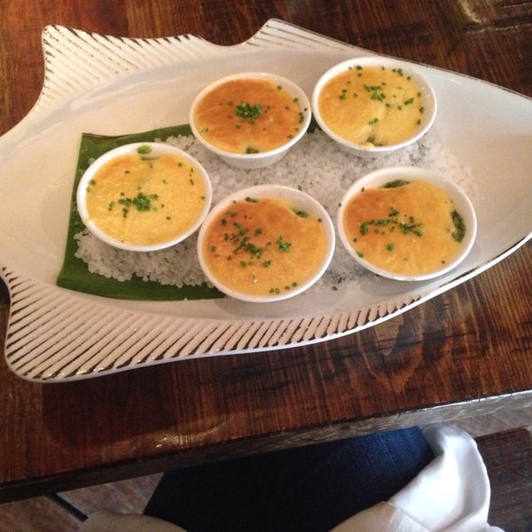 10/24/2014にAna Pao R.がMONKIS Restaurante - Barで撮った写真
