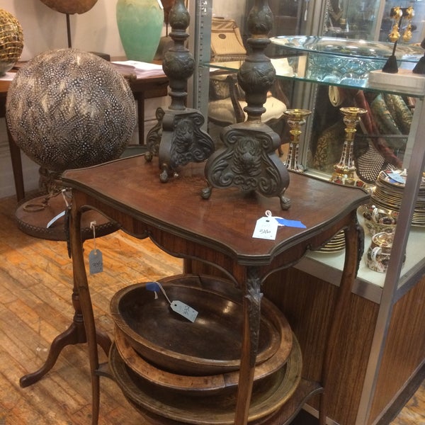 Photo taken at Showplace Antique + Design Center by Meltem D. on 7/15/2017