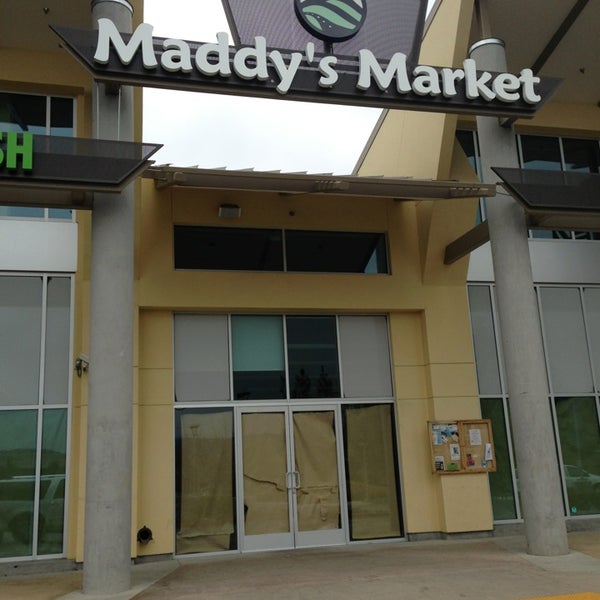 รูปภาพถ่ายที่ Maddy&#39;s Market โดย David A. เมื่อ 3/5/2013