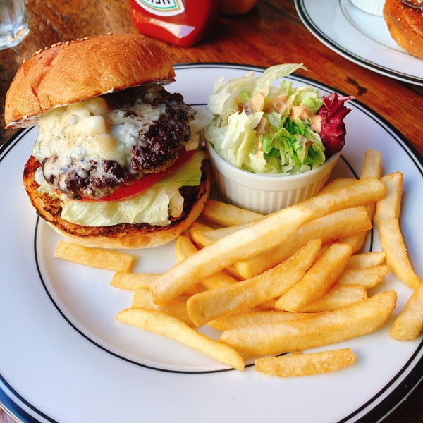 Photos at Burger Mania - 恵 比 寿 - 東 京, 東 京 都