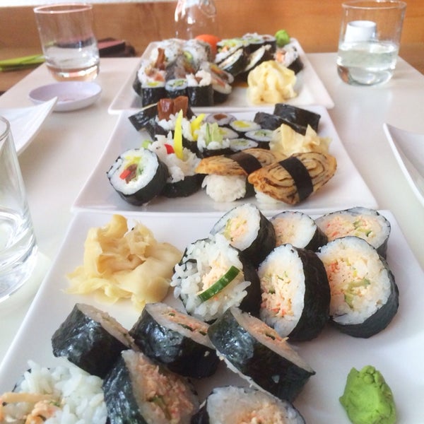 Das Foto wurde bei Sushi Corner von Alexis H. am 6/20/2014 aufgenommen