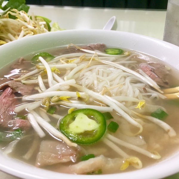 Pho Huong Lan Vietnamese Restaurant in Downtown Honolulu