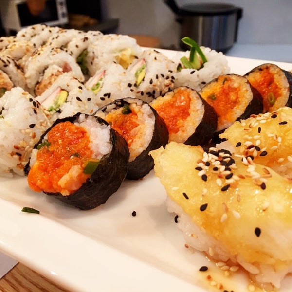 Foto diambil di Sushi Corner oleh Alexis H. pada 10/22/2014