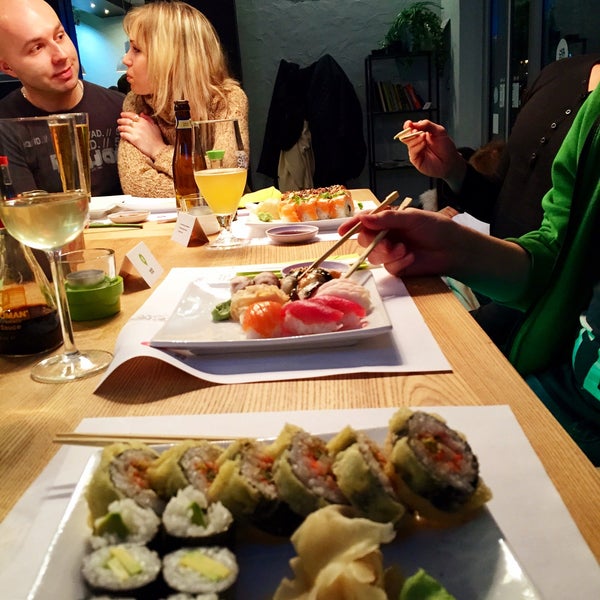 Foto tirada no(a) Sushi Corner por Alexis H. em 2/14/2015