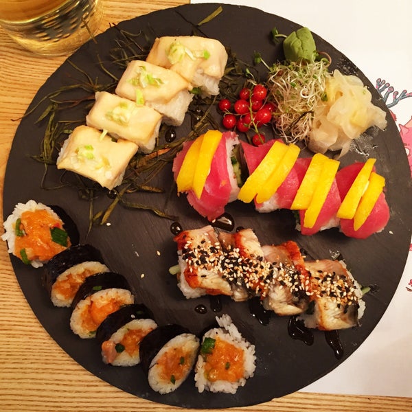 Снимок сделан в Sushi Corner пользователем Alexis H. 7/22/2015