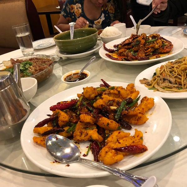 6/10/2018 tarihinde Vijay K.ziyaretçi tarafından EMei Restaurant'de çekilen fotoğraf