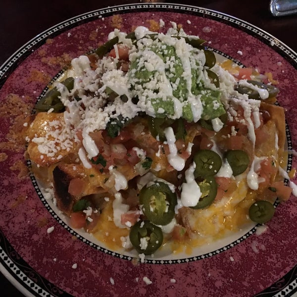 3/6/2016 tarihinde Vijay K.ziyaretçi tarafından La Fiesta Mexican Cuisine &amp; Lounge'de çekilen fotoğraf