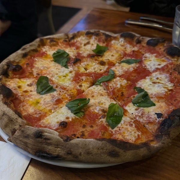 Photo prise au Razza Pizza Artiginale par Vijay K. le2/10/2024