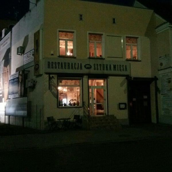 Photo taken at Restauracja Sztuka Mięsa by Ivan G. on 7/18/2015
