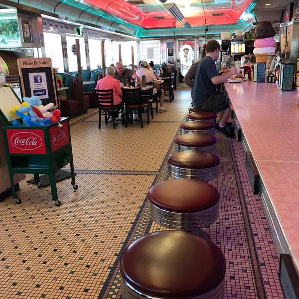 Photo taken at Rosie&#39;s Diner by RunAway B. on 6/5/2017