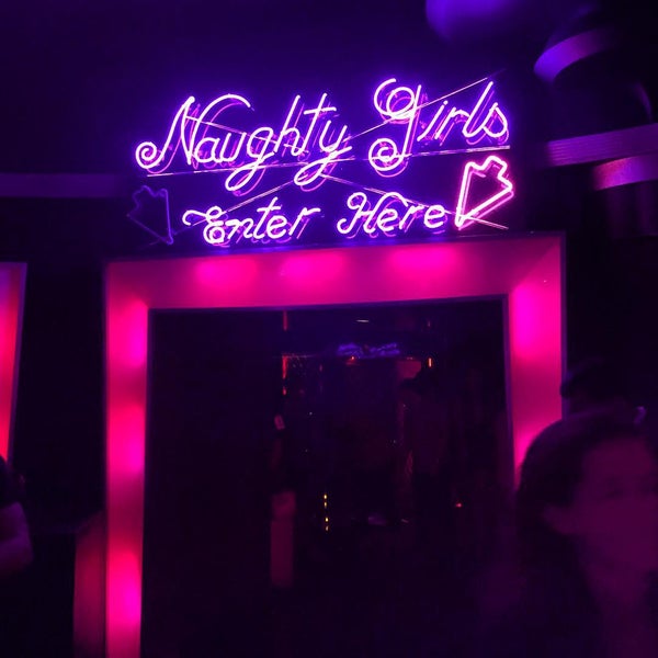 Photo taken at Mansion Nightclub by Christian L. on 8/1/2015