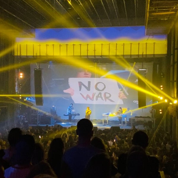 моно холл. Mono hall tbilisi inside. Mono hall. тбилиси опен эйр рассадка. сцена концерт.