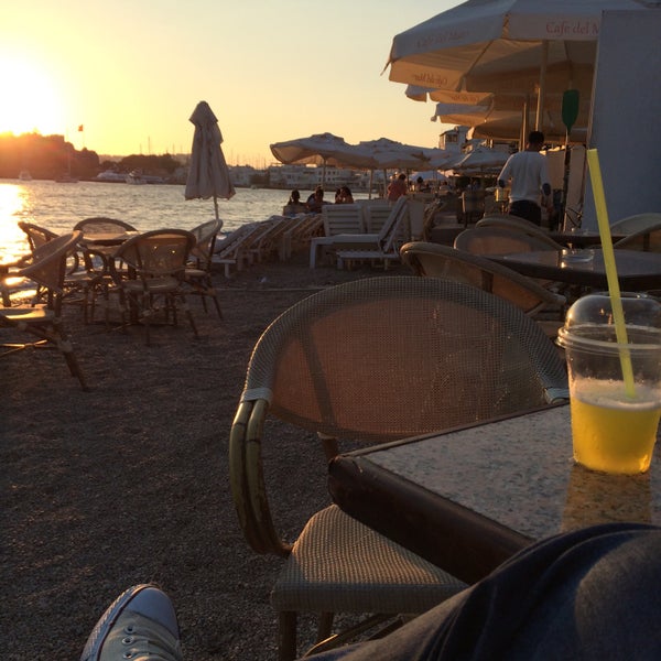 10/4/2015にOzan ☑️ A.がCafe del Marで撮った写真