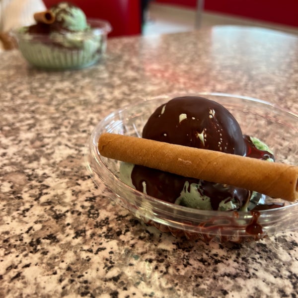 Sarris Ice Cream Parlor 511 Adams Ave