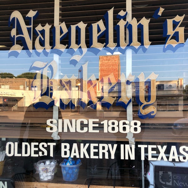 Foto scattata a Naegelin&#39;s Bakery da Melanie C. il 5/29/2018
