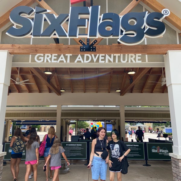 Photo taken at Six Flags Great Adventure by Tracy L. on 8/10/2022