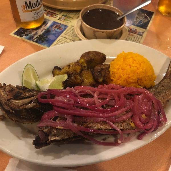3/19/2019 tarihinde Tracy L.ziyaretçi tarafından El Siboney Restaurant'de çekilen fotoğraf