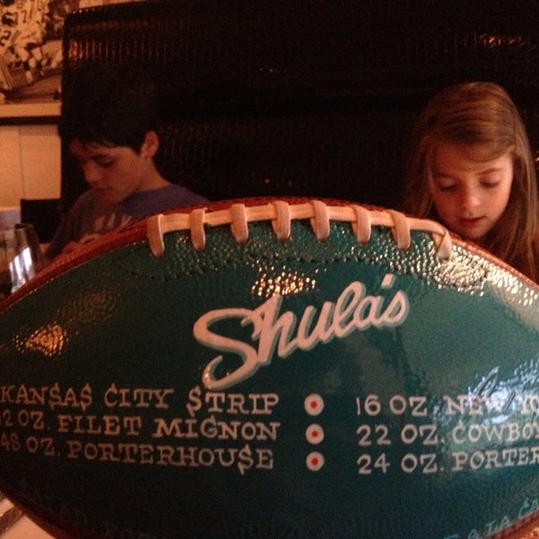 6/1/2013에 Freddy D.님이 Shula&#39;s Original Steak House에서 찍은 사진