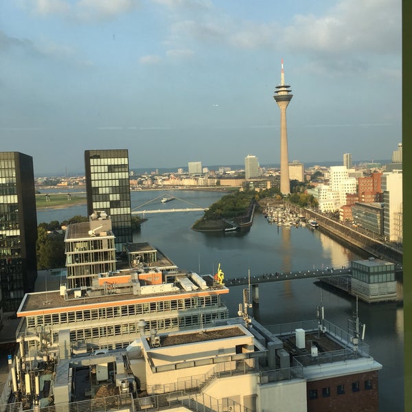 9/23/2017 tarihinde Maxim D.ziyaretçi tarafından INNSIDE Düsseldorf Hafen'de çekilen fotoğraf