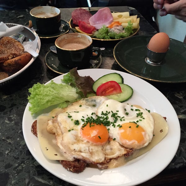Foto tirada no(a) Café Karin por Elena em 9/19/2015
