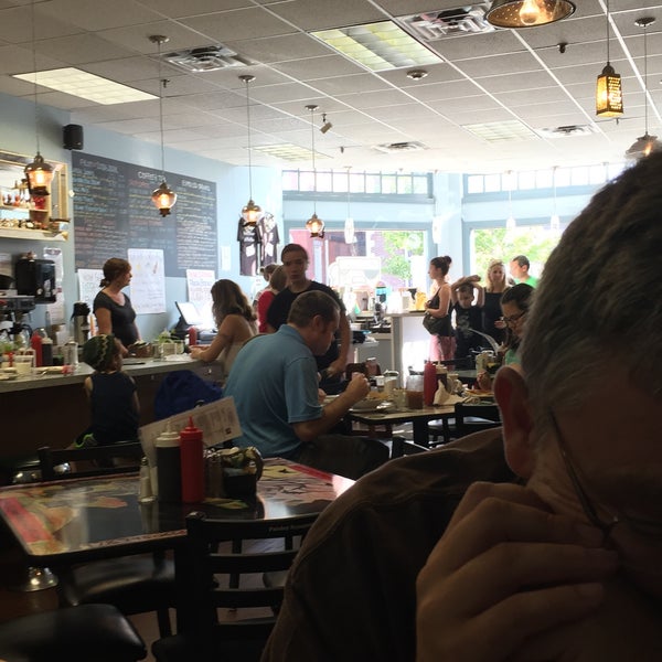 9/6/2015 tarihinde Shelly M.ziyaretçi tarafından The Ugly Mug Diner'de çekilen fotoğraf