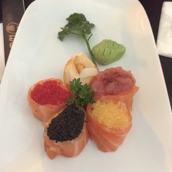 รูปภาพถ่ายที่ Hadouken Sushi Bar โดย Evaldo S. เมื่อ 4/1/2015