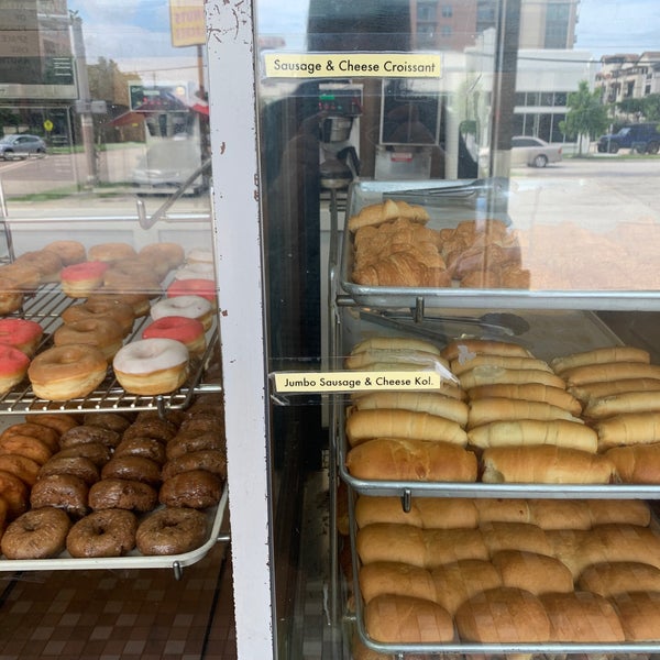 Christy's Donuts & Kolaches 1103 W Gray St