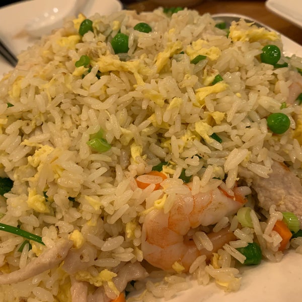 รูปภาพถ่ายที่ Jeng Chi Restaurant โดย Brian D. เมื่อ 10/13/2019