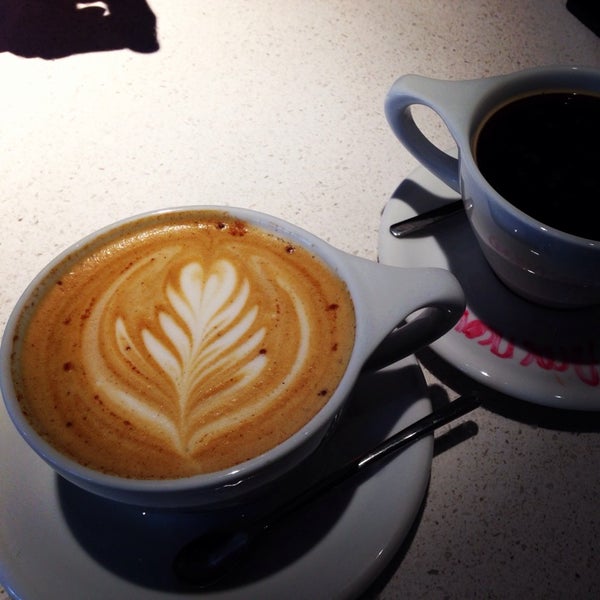 Photo prise au Glassbox Coffee &amp; Juice par Danielle R. le1/25/2014