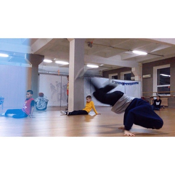 Танцы 10 лет. Империя танца сарапул руководитель. Танцевальная 10. Талисман вологда коллектив. 10 авеню ставрополь танцы.