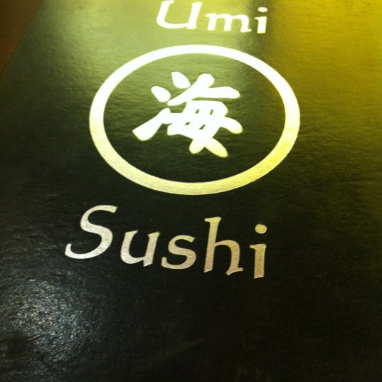 Photo prise au Umi Sushi Bar &amp; Grill par Chri$ C. le2/27/2013