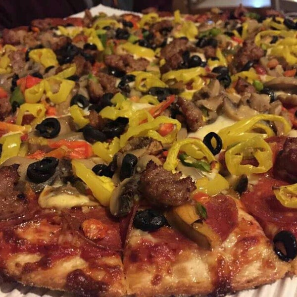 Das Foto wurde bei Benny&#39;s Pizza von Catherine Grace F. am 1/17/2016 aufgenommen