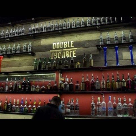 Photo prise au Double Trouble Music Bar par Jaroslav H. le10/1/2012