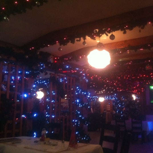 12/16/2012 tarihinde Beatricess D.ziyaretçi tarafından La Nuci Restaurant &amp; Ballroom'de çekilen fotoğraf