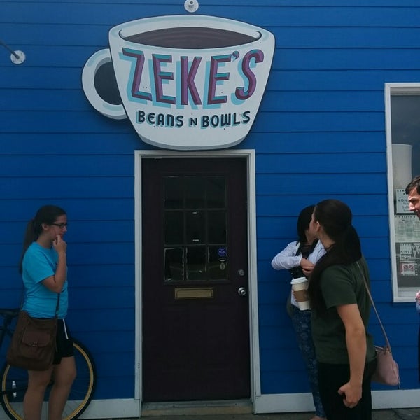 Photo taken at Zeke&#39;s Beans &amp; Bowls by Kunat S. on 5/17/2014