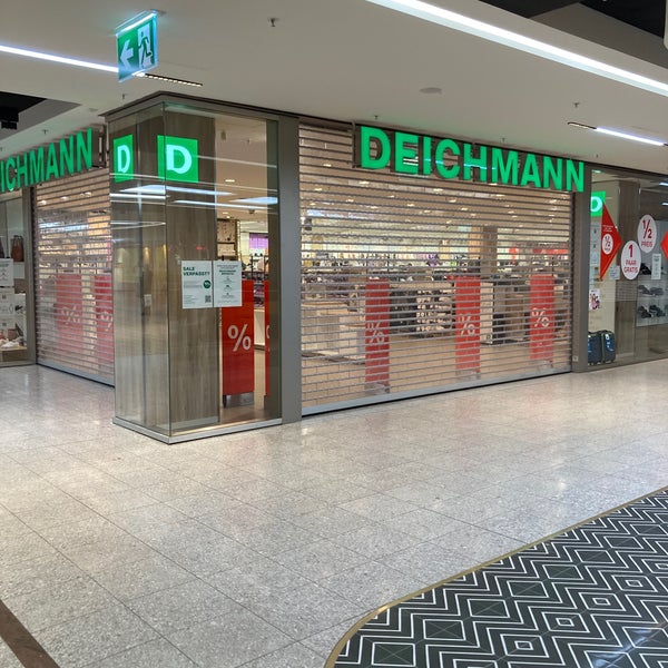 at Deichmann - Shoe Store in München