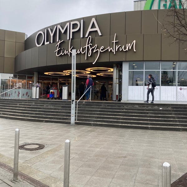 Das Foto wurde bei Olympia-Einkaufszentrum (OEZ) von Gábor Sándor M. am 3/10/2021 aufgenommen