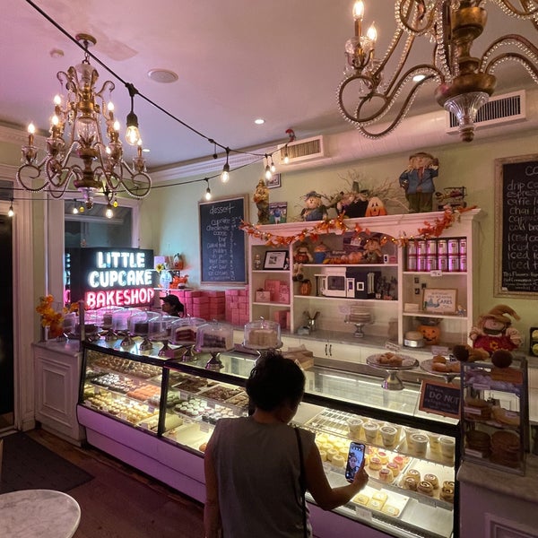 Photo prise au Little Cupcake Bakeshop par Chun le9/19/2022