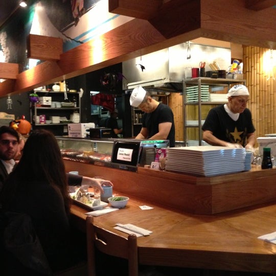 Das Foto wurde bei East Japanese Restaurant von EsBee C. am 10/10/2012 aufgenommen