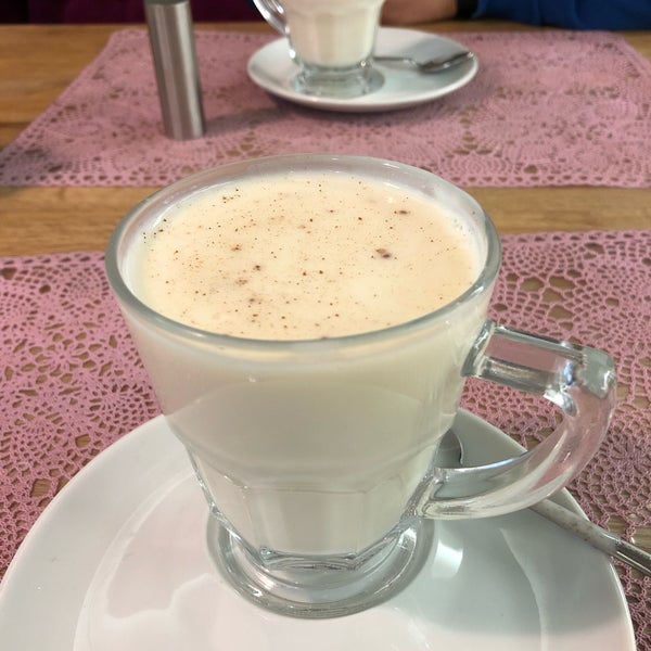 Photo taken at Meydani Cafe &amp; Pastane by Cahit Ç. on 12/4/2018