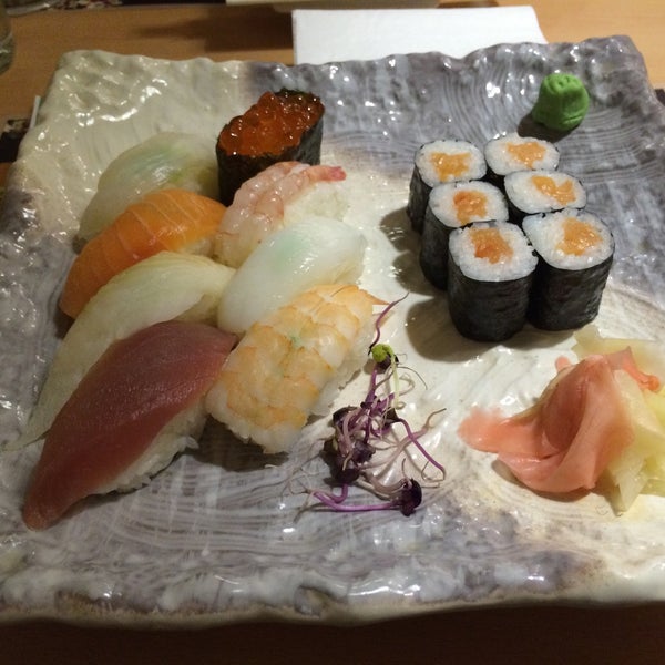 Foto scattata a Bambuszliget Japán Étterem &amp; Sushi Bár da Bálint O. il 2/20/2016
