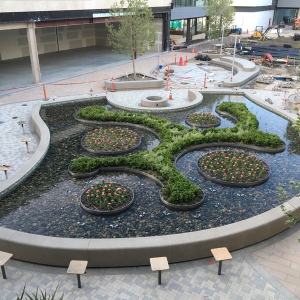 4/28/2019 tarihinde Ray C.ziyaretçi tarafından Hillsdale Shopping Center'de çekilen fotoğraf