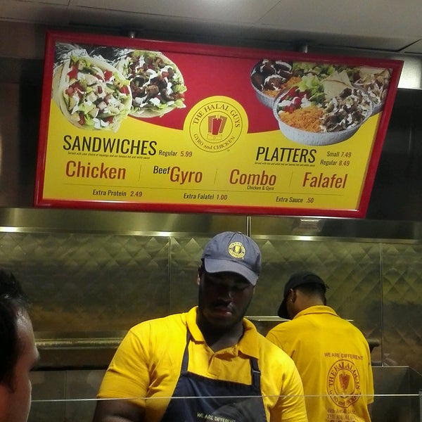 Photo taken at The Halal Guys by Musaab on 9/3/2016