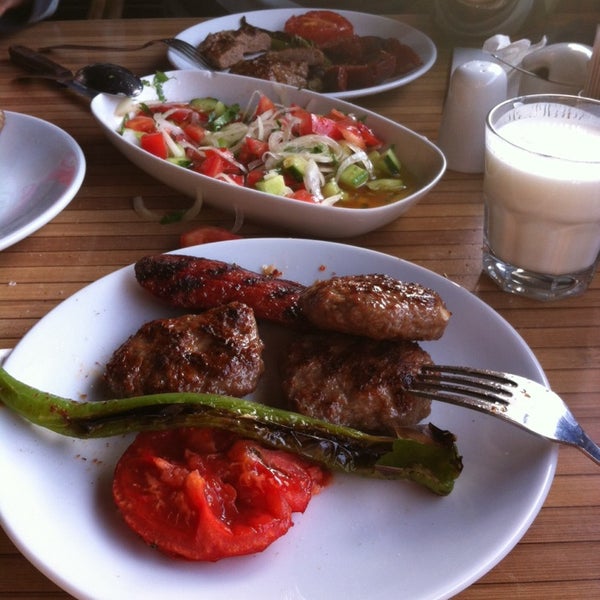 Uzan Et Mangal &amp; Kasap İstiklal İstiklal Mah. M.Akif Ersoy Cad. No