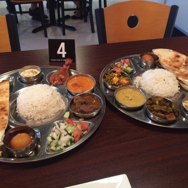 Foto tomada en Phulkari Punjabi Kitchen  por Toby P. el 7/12/2014