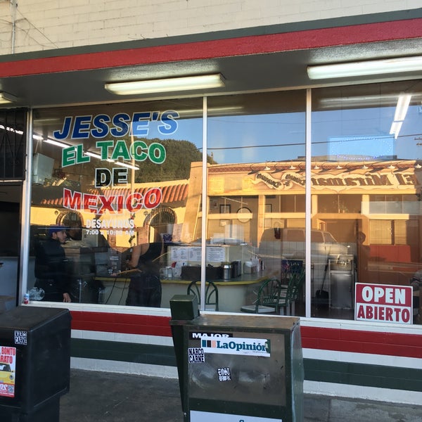 Jesse's El Taco De Mexico Mexican Restaurant in Downtown Oxnard